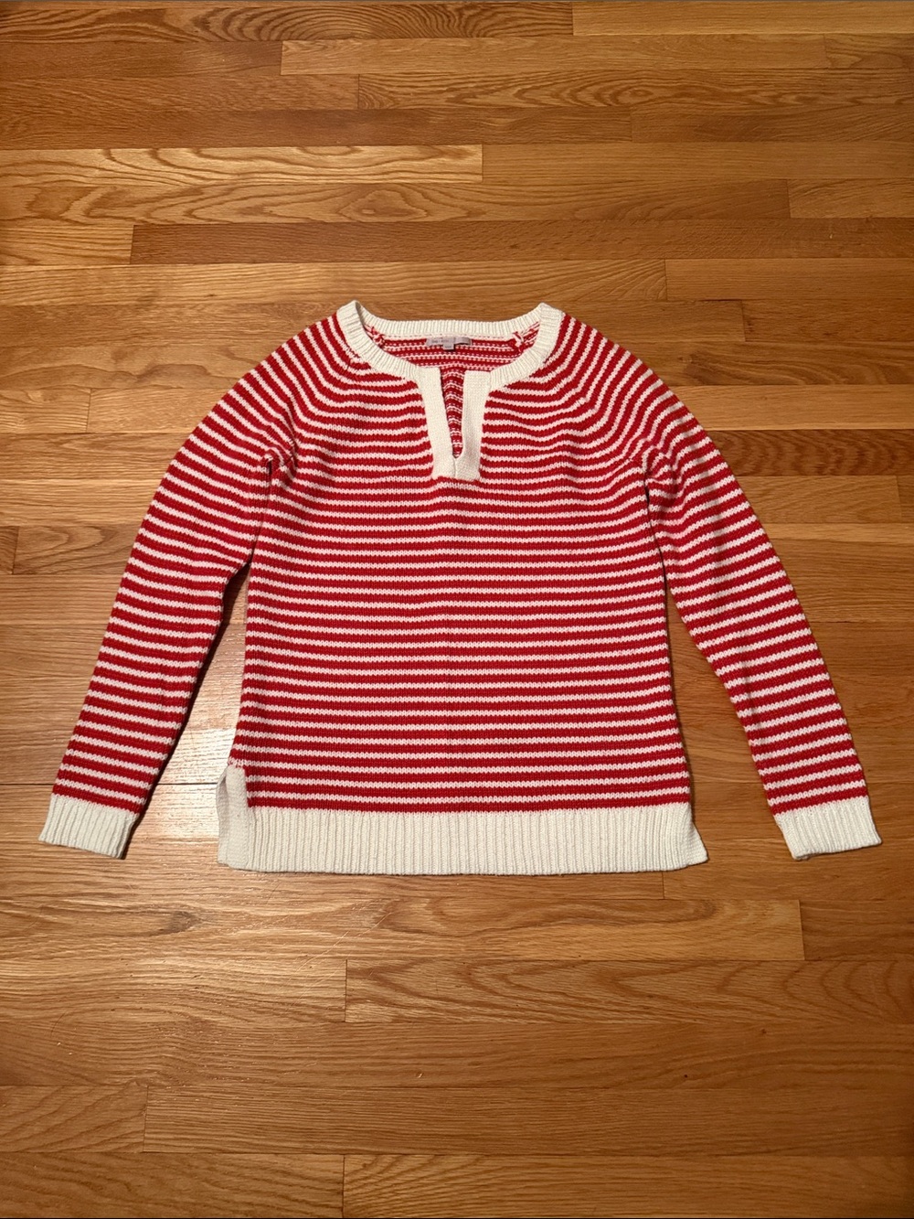 GAP Red & cream Striped Crewneck Sweater size medium
